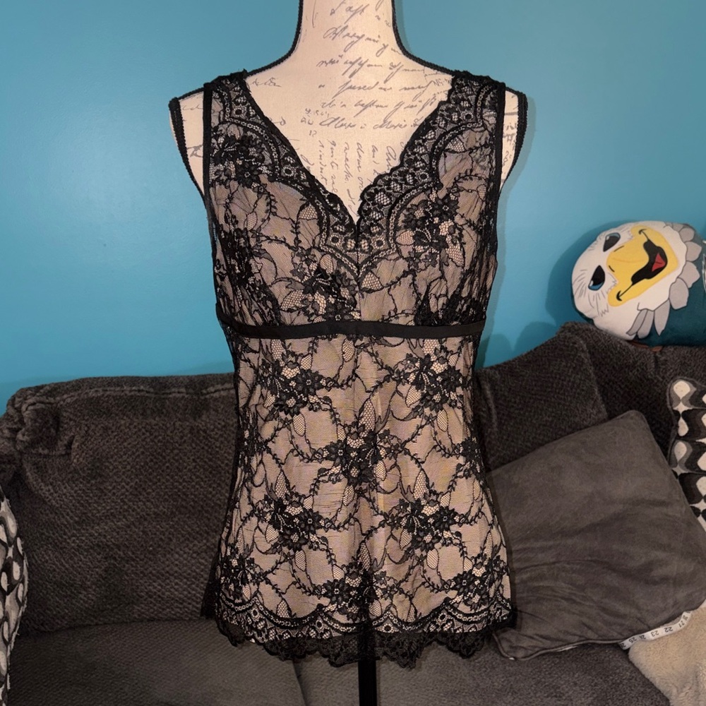 🎉4 for $20 Ann Taylor LOFT Black Lace Overlay Top, Size 8